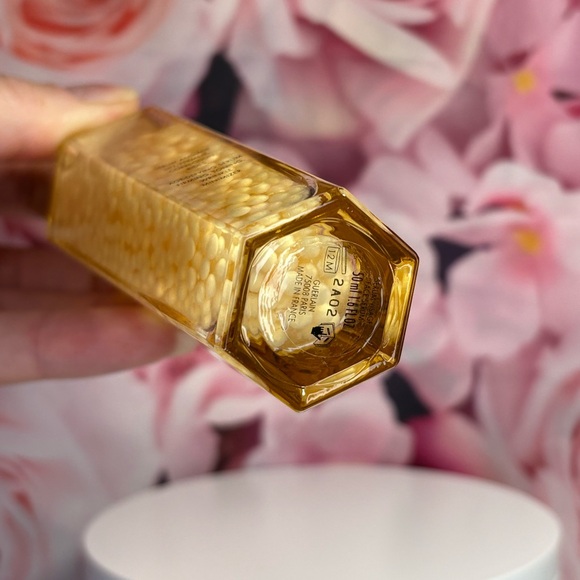 Guerlain Abeille Royale Daily Repair Serum - $240 RETAIL - Picture 10 of 10